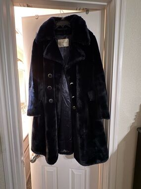 Innate BULLOCKS BORGANA styled by Russel Taylor Coat One Size